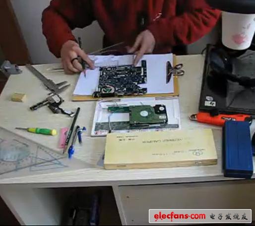 一牛人自制平板電腦，號(hào)稱iPad3，看完不得不佩服這位大拿的專(zhuān)業(yè)精神