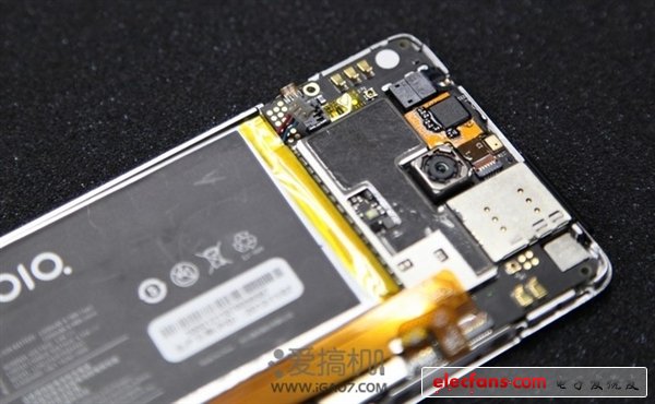 真值3456？拆開nubia Z5一探究竟