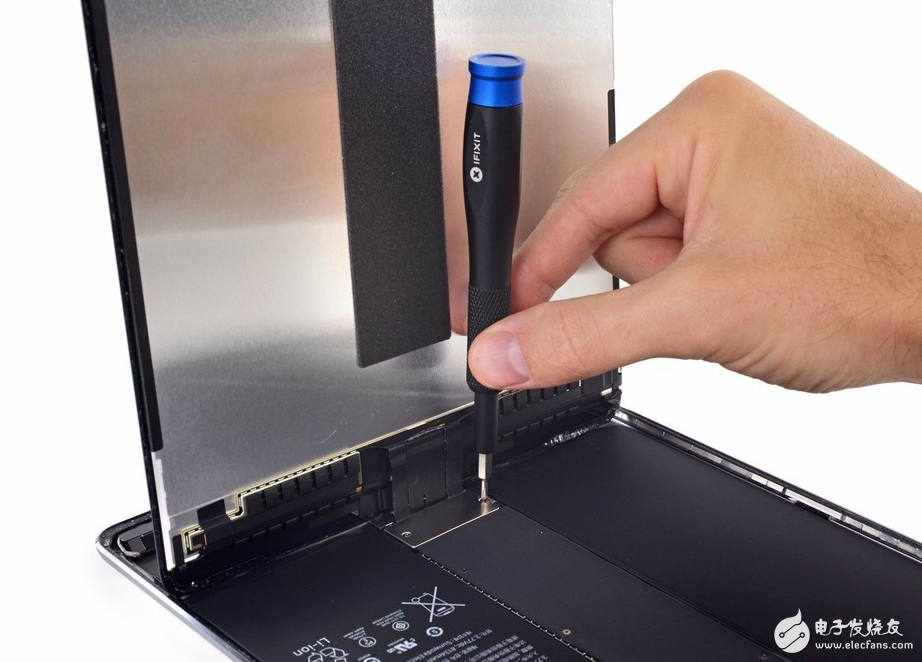 10.5英寸iPad Pro首拆解：為了高刷新頻率上了四根排線！