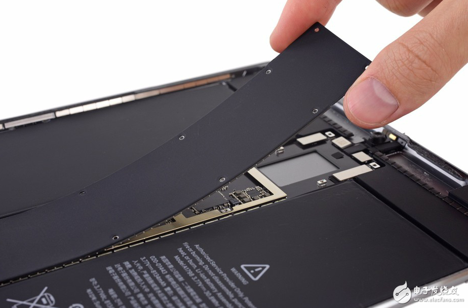 10.5英寸iPad Pro首拆解：為了高刷新頻率上了四根排線！