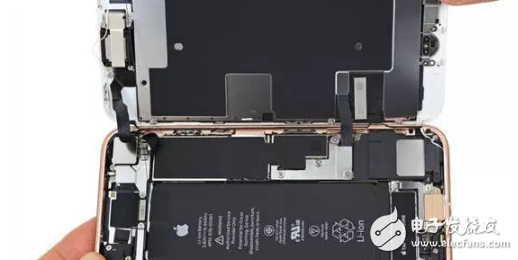 iphone8不止是感覺像iphone7，拆了機和蘋果7也是差不了多少，不怕果粉心寒嗎？