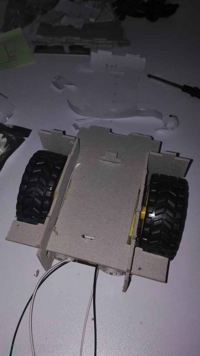 利用51單片機(jī)制作廉價盒仔機(jī)器人的步驟過程解析