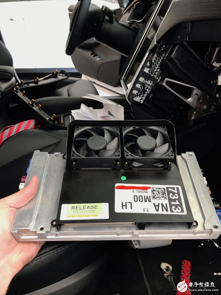 特斯拉Autopilot2.0計算單元全拆解，英偉達(dá)PX 2到底長什么樣？