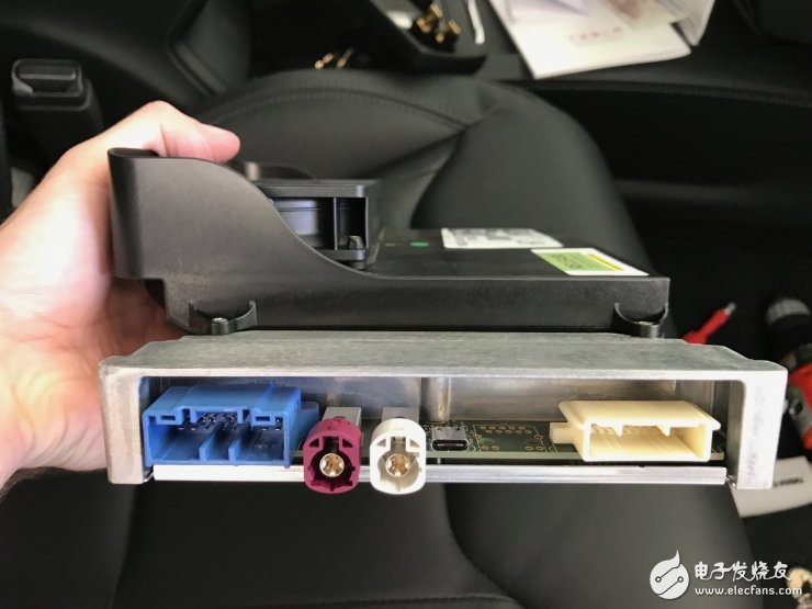 特斯拉Autopilot2.0計算單元全拆解，英偉達(dá)PX 2到底長什么樣？