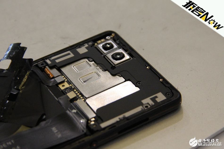 堅果R1首發(fā)拆解 來看看真旗艦的內部設計